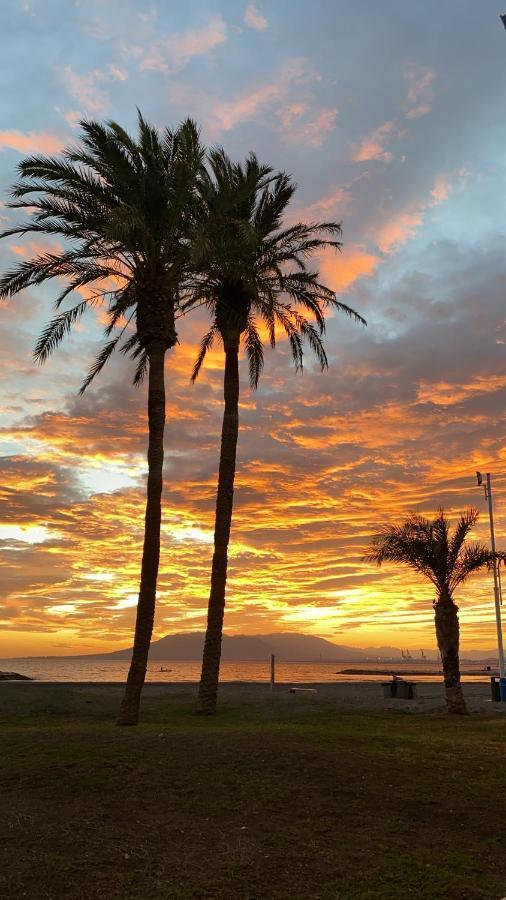 Casa Carmen Ático Primera linea de playa Málaga Esterno foto